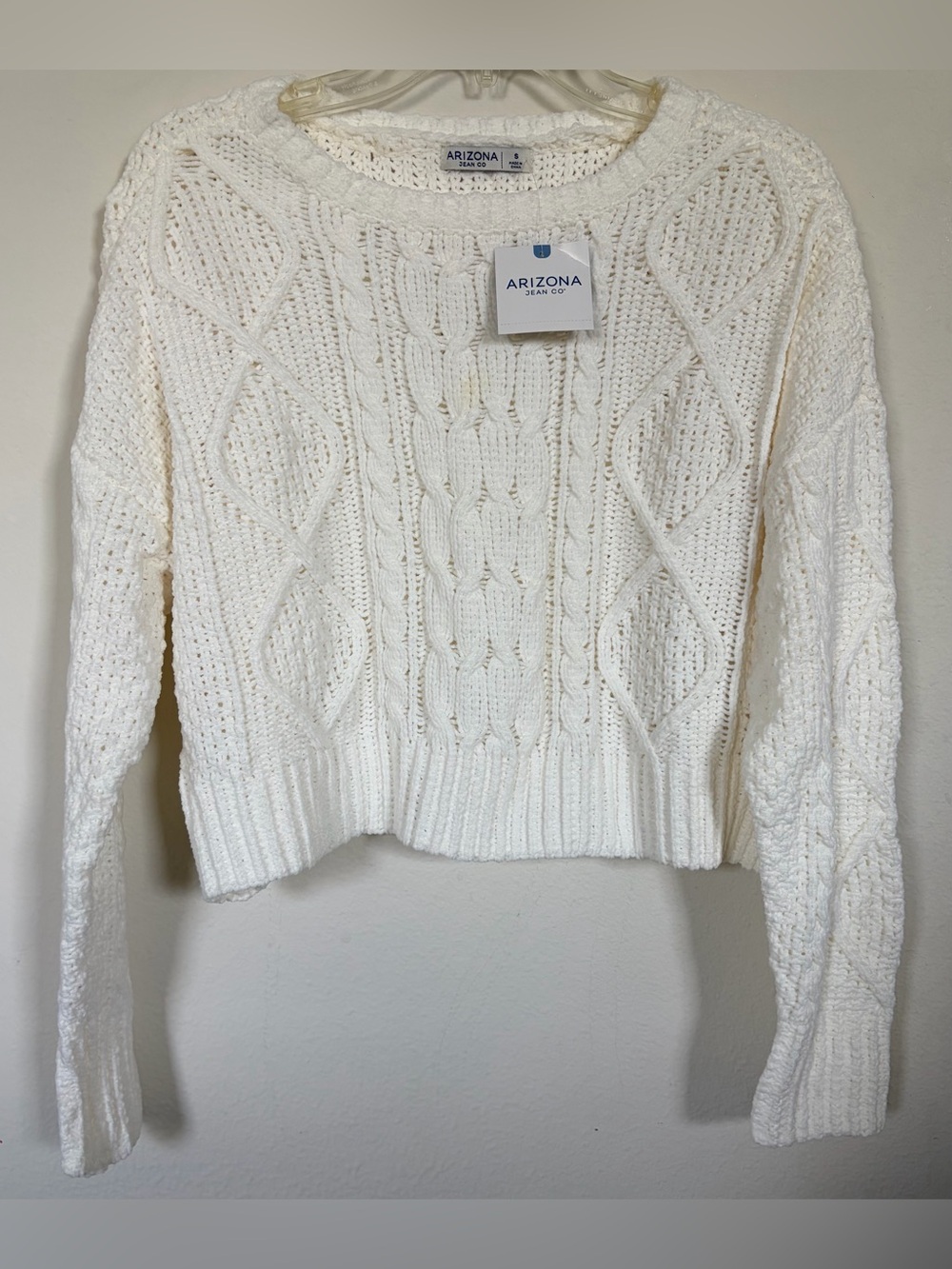Arizona Jean Company Women’s Cream Cable Knit Cropped Crewneck Sweater